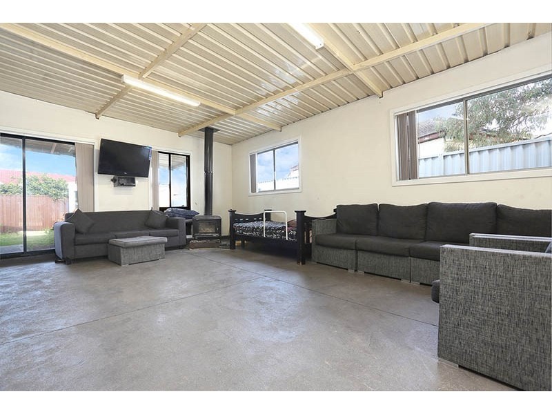 8 Braemar Street, Smithfield NSW 2164