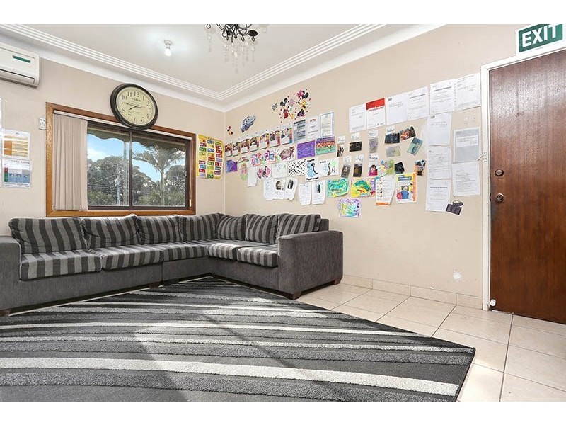 8 Braemar Street, Smithfield NSW 2164