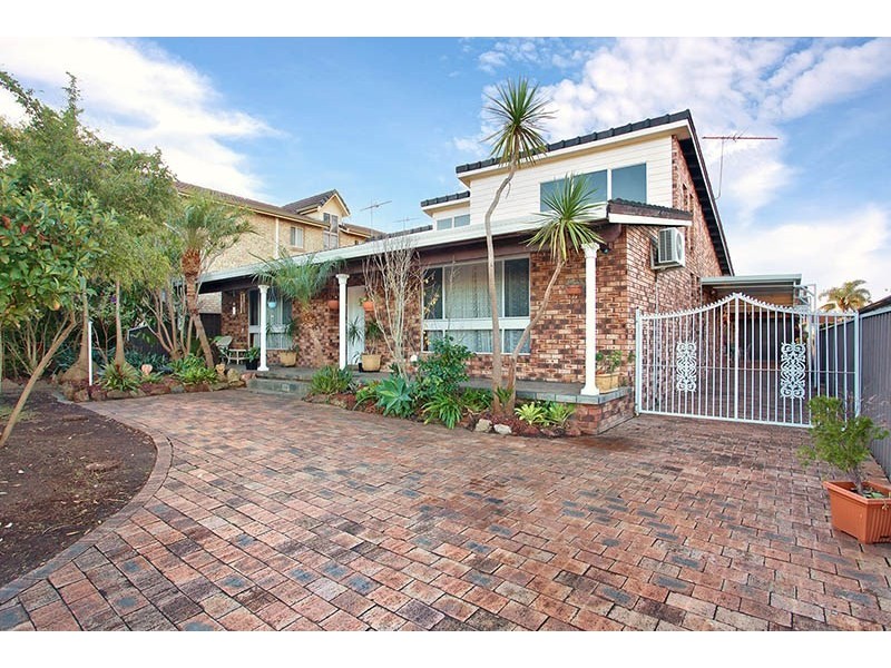 23 Natchez Crescent, Greenfield Park NSW 2176