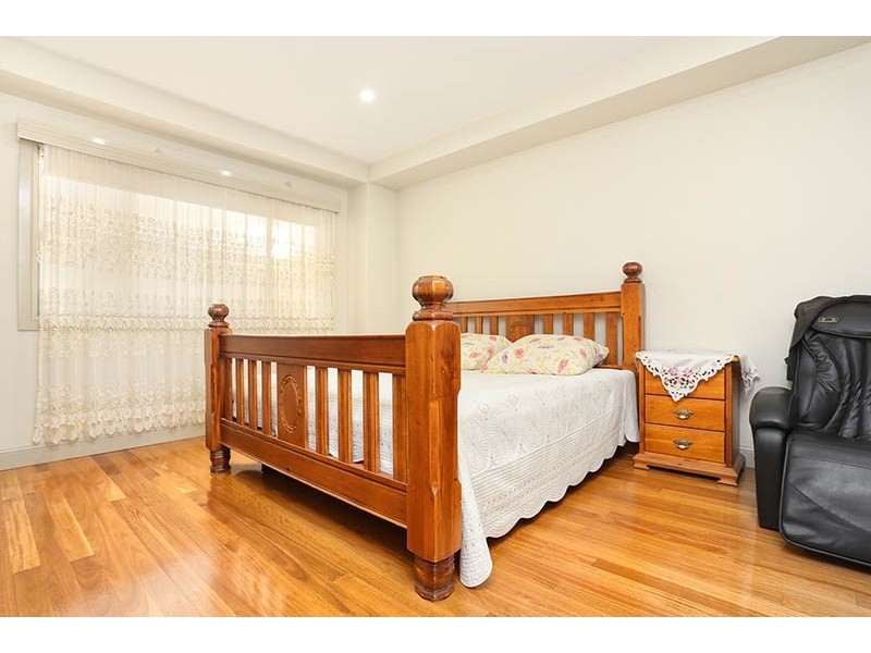 4 Paul Crescent, Canley Heights NSW 2166