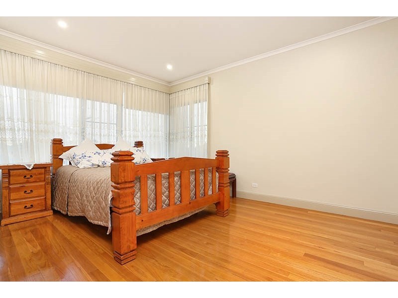 4 Paul Crescent, Canley Heights NSW 2166