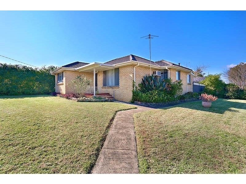 2 Greenvale Street, Fairfield West NSW 2165