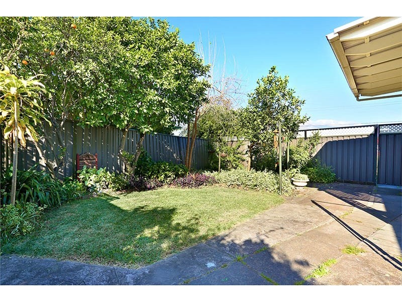 2 Greenvale Street, Fairfield West NSW 2165