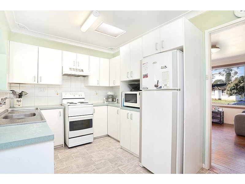 11 Norfolk Avenue, Fairfield West NSW 2165