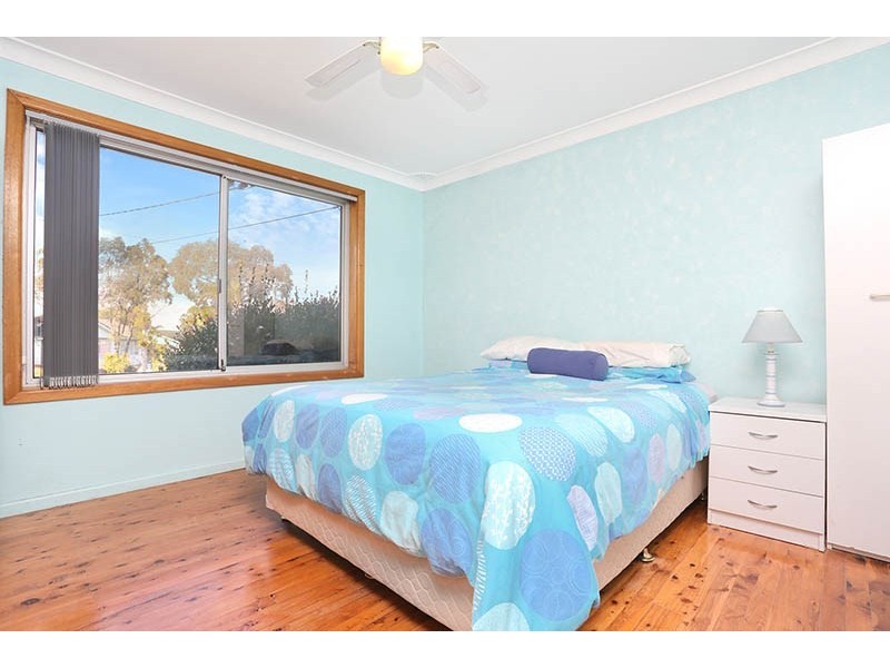 11 Norfolk Avenue, Fairfield West NSW 2165