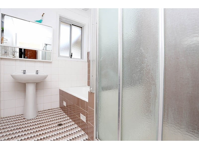 11 Norfolk Avenue, Fairfield West NSW 2165