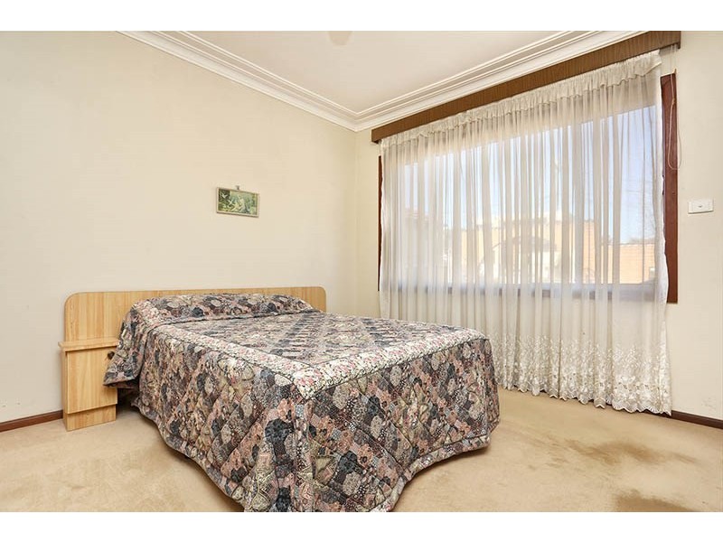 8 Richardson Street, Fairfield NSW 2165