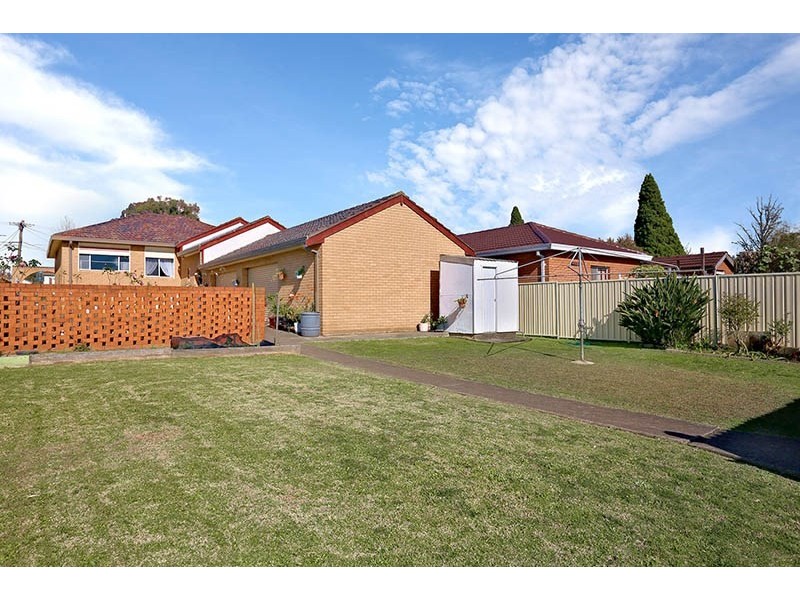 8 Richardson Street, Fairfield NSW 2165