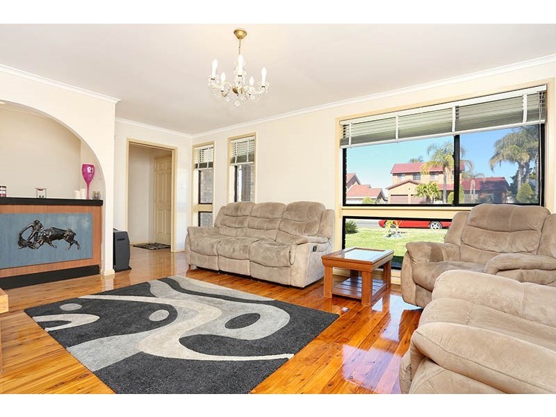 27 Kalang Road, Edensor Park NSW 2176