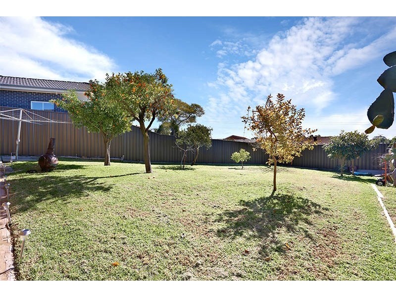 27 Kalang Road, Edensor Park NSW 2176