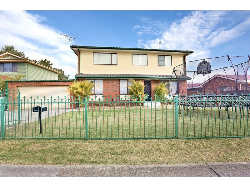 35 Mulligan Street, Bossley Park NSW 2176
