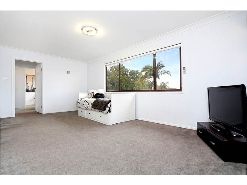 35 Mulligan Street, Bossley Park NSW 2176