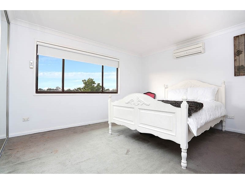 35 Mulligan Street, Bossley Park NSW 2176