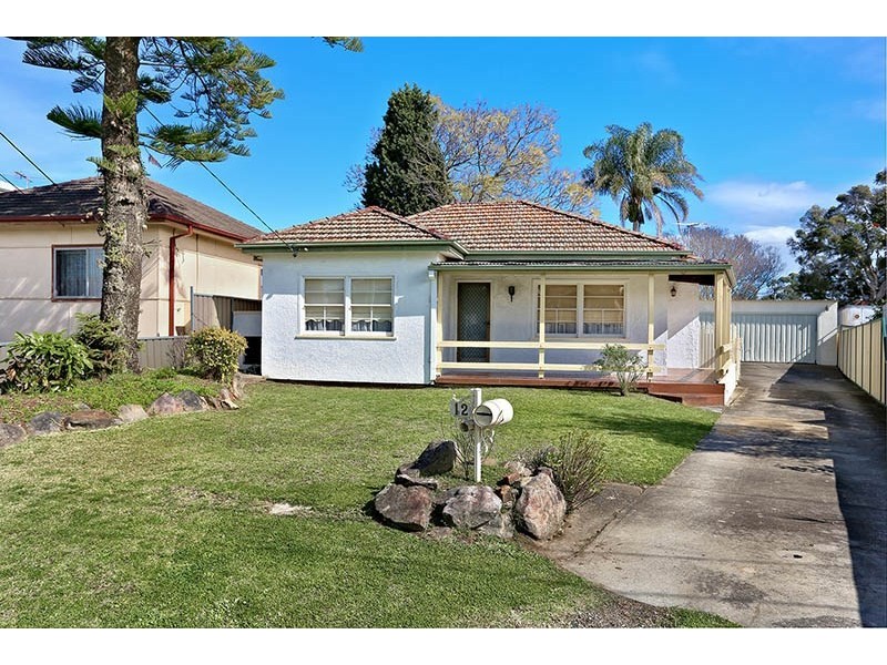 12 Slender Avenue, Smithfield NSW 2164