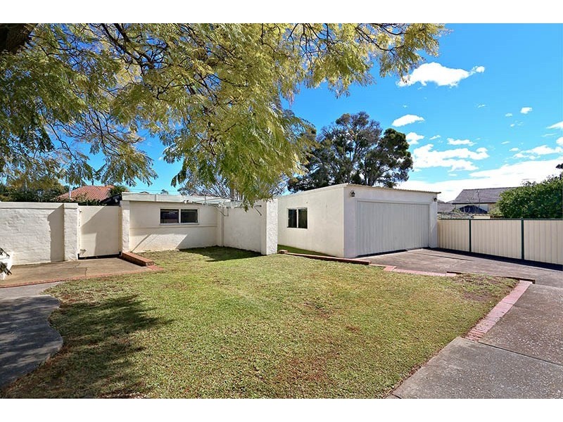 12 Slender Avenue, Smithfield NSW 2164