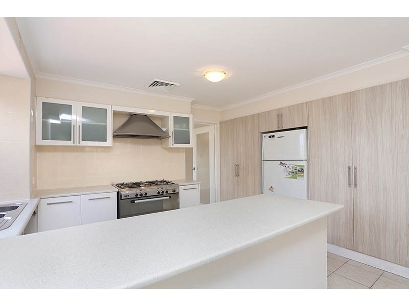 3 Rabaul Close, Bossley Park NSW 2176