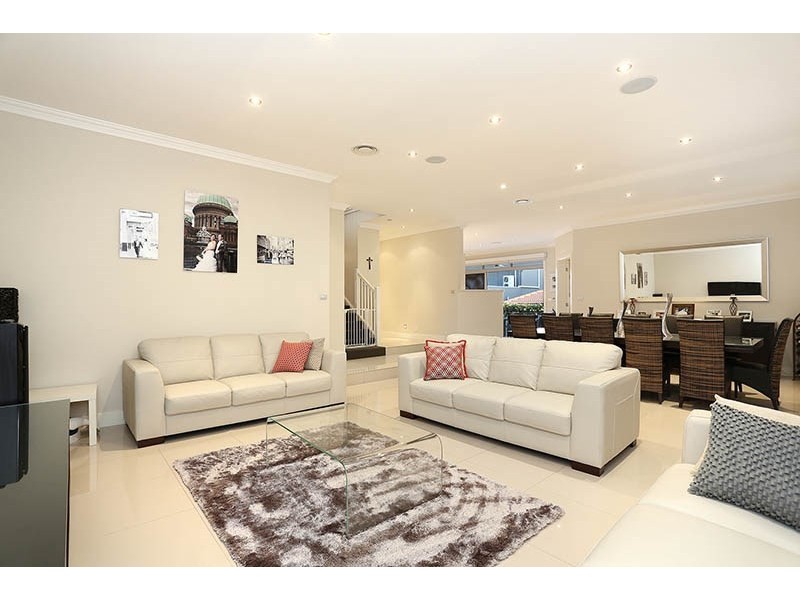 10 Piper Street, West Hoxton NSW 2171