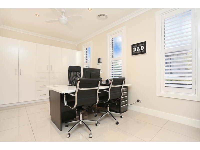 10 Piper Street, West Hoxton NSW 2171