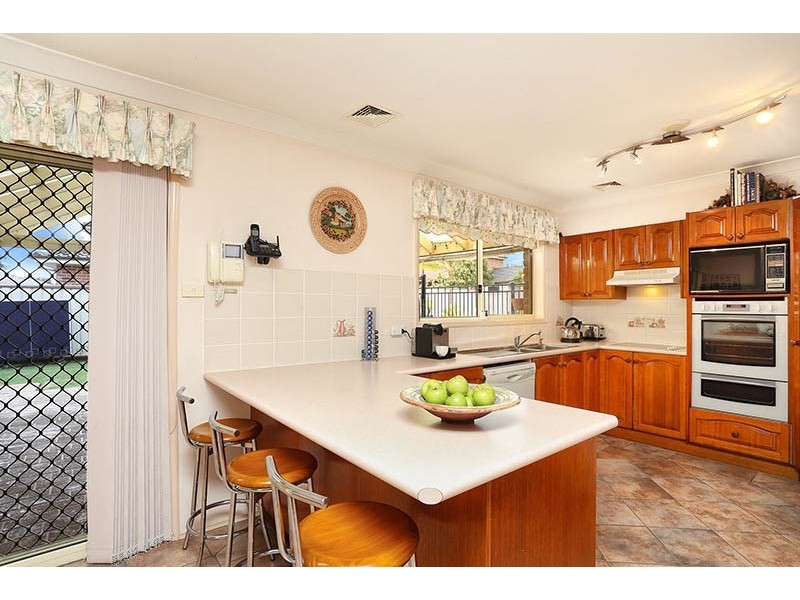 4 Elwood Place, St Johns Park NSW 2176