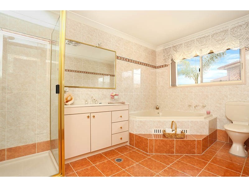 4 Elwood Place, St Johns Park NSW 2176