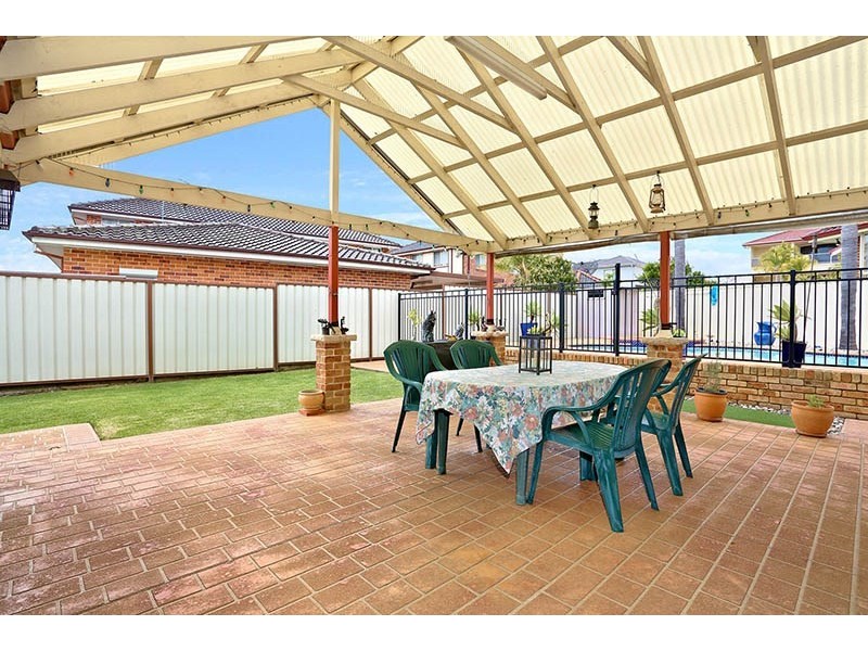 4 Elwood Place, St Johns Park NSW 2176