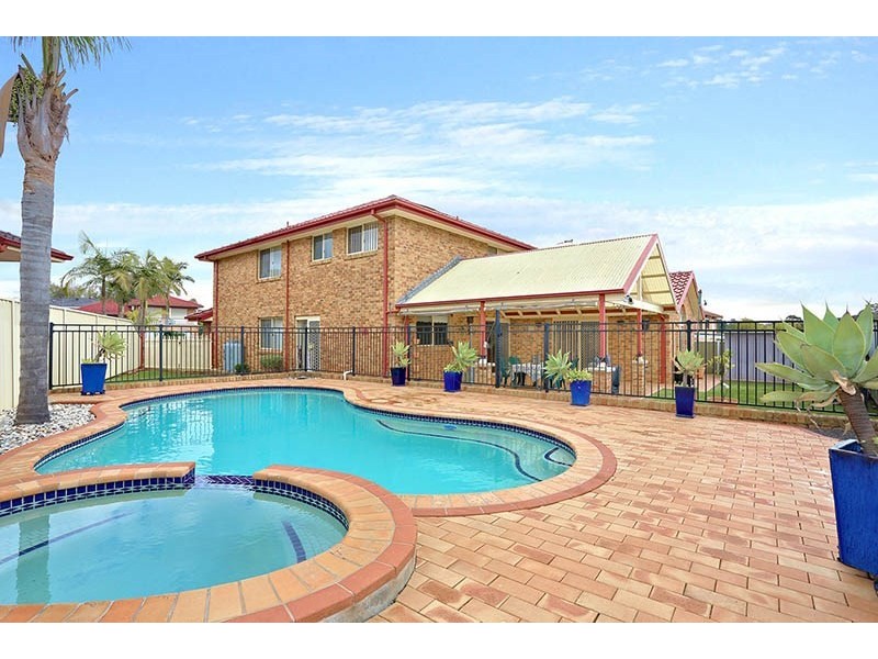4 Elwood Place, St Johns Park NSW 2176