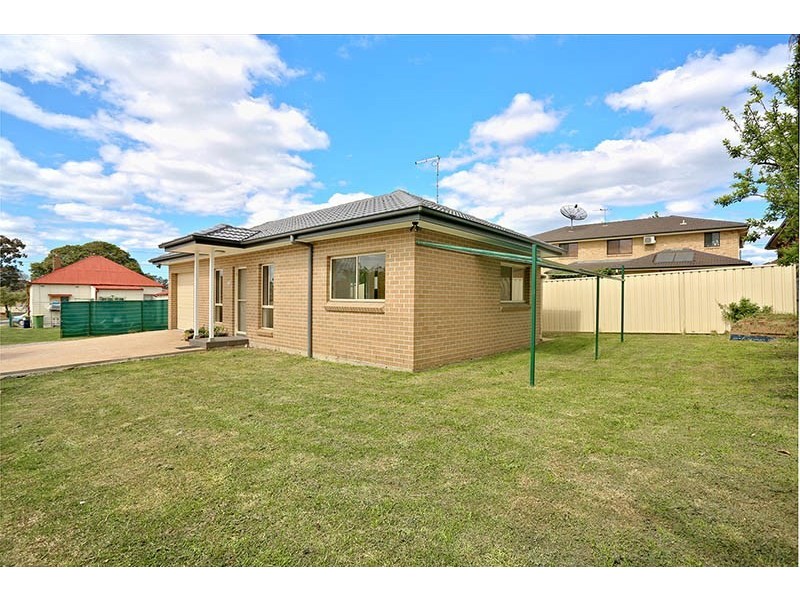 21 and 21a Sackville Street, Fairfield NSW 2165