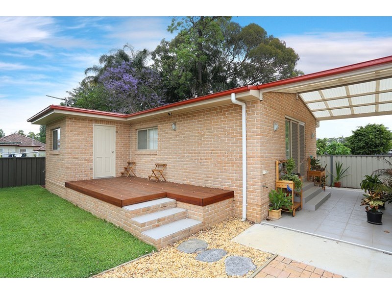 34 James Street, Fairfield East NSW 2165