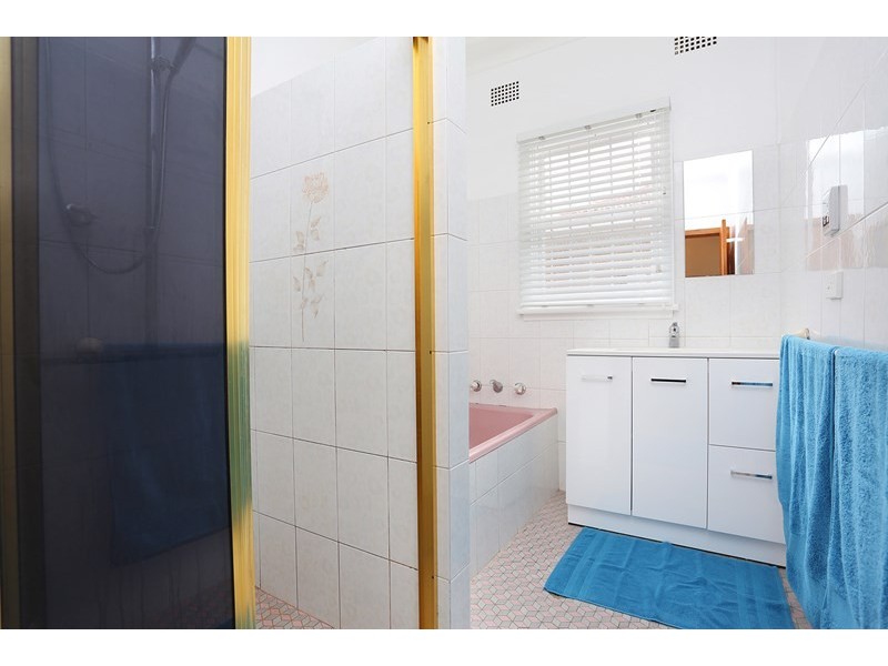 34 James Street, Fairfield East NSW 2165