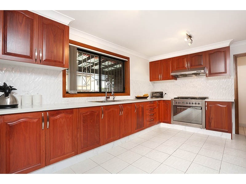 5 Buchan Place, Wetherill Park NSW 2164