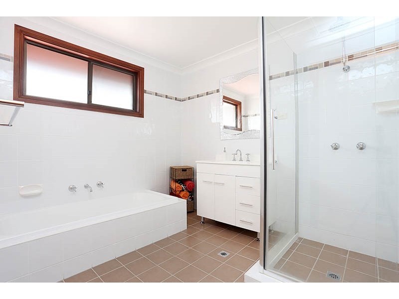 5 Buchan Place, Wetherill Park NSW 2164