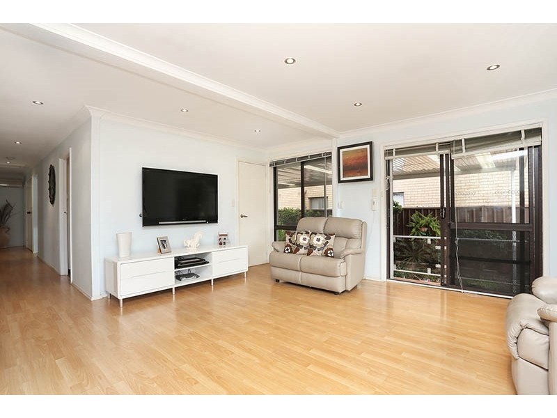 33 Corio Road, Prairiewood NSW 2176