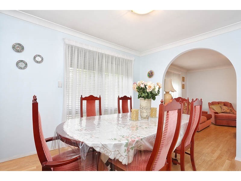 33 Corio Road, Prairiewood NSW 2176