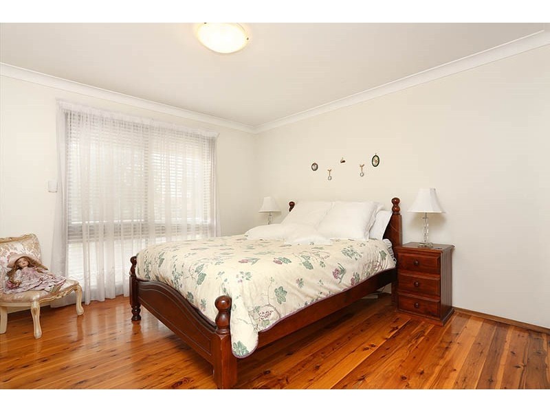 33 Corio Road, Prairiewood NSW 2176