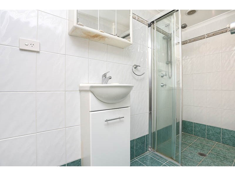 33 Corio Road, Prairiewood NSW 2176