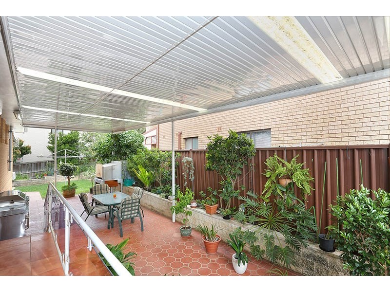 33 Corio Road, Prairiewood NSW 2176