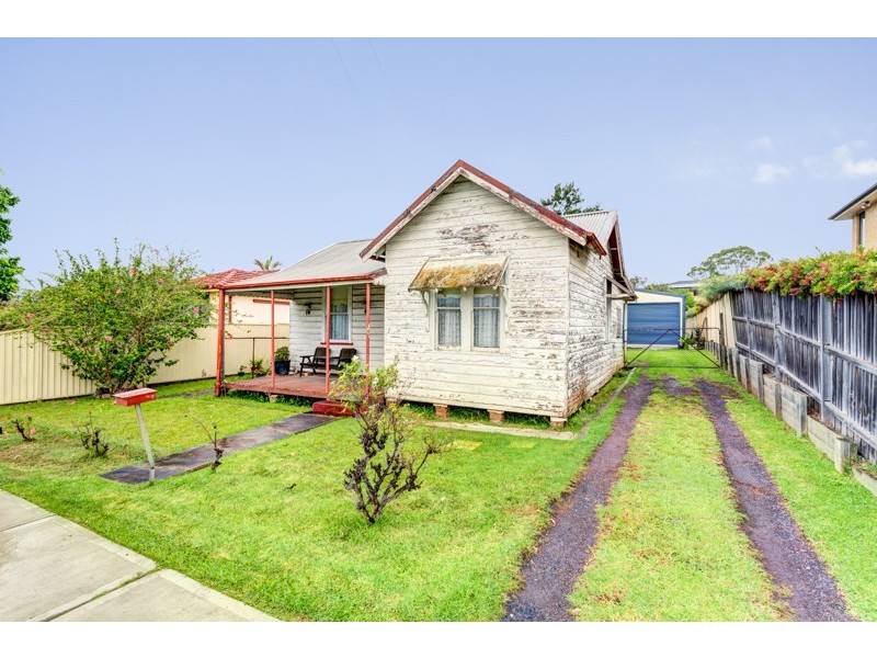 2 Blackwood Avenue, Casula NSW 2170