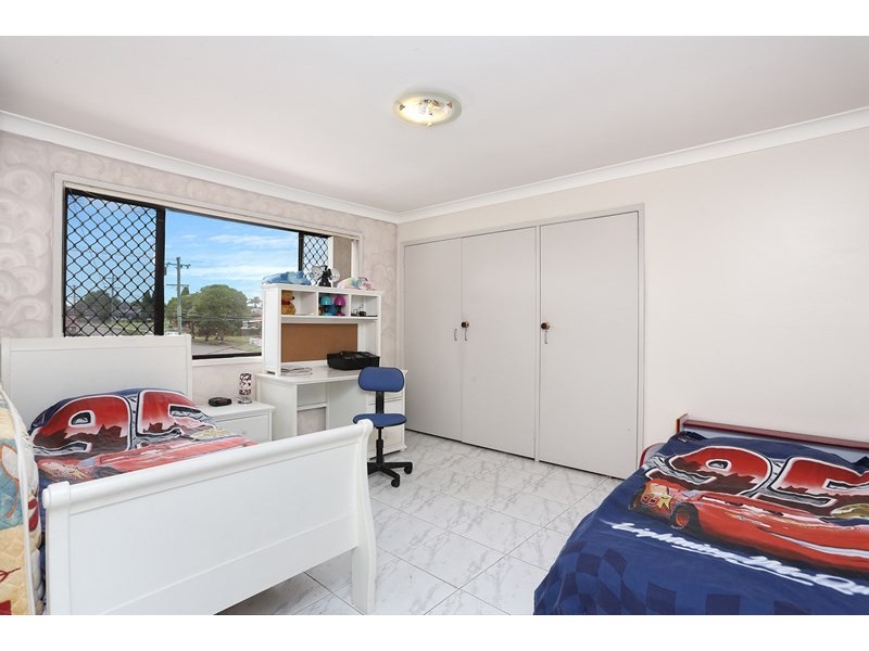 13 Ainslie Street, Fairfield West NSW 2165
