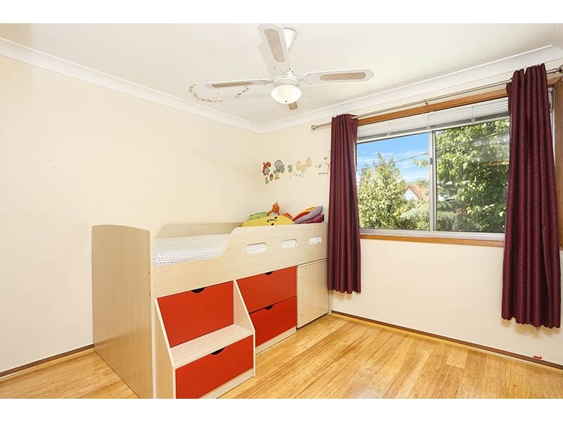 11 Kimberley Crescent, Fairfield West NSW 2165