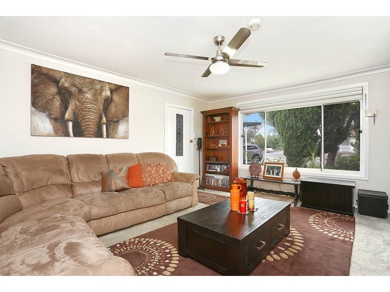 29 Crosby Crescent, Fairfield NSW 2165