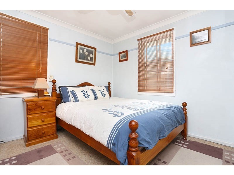 29 Crosby Crescent, Fairfield NSW 2165