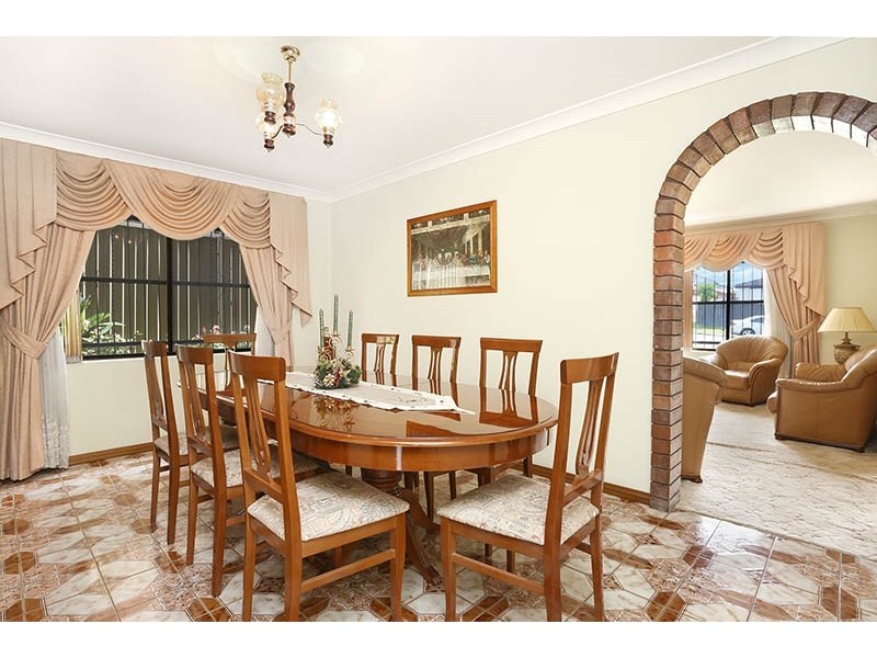 28 Garment Street, Prairiewood NSW 2176