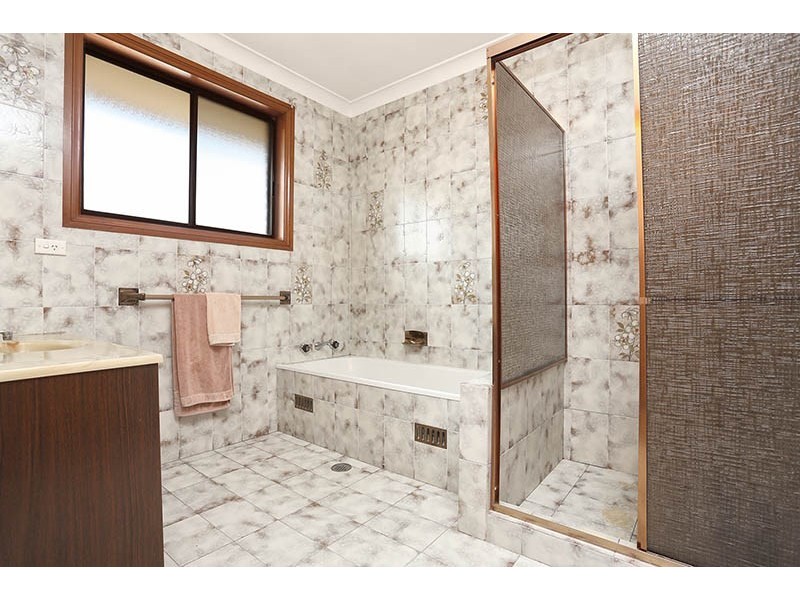 28 Garment Street, Prairiewood NSW 2176