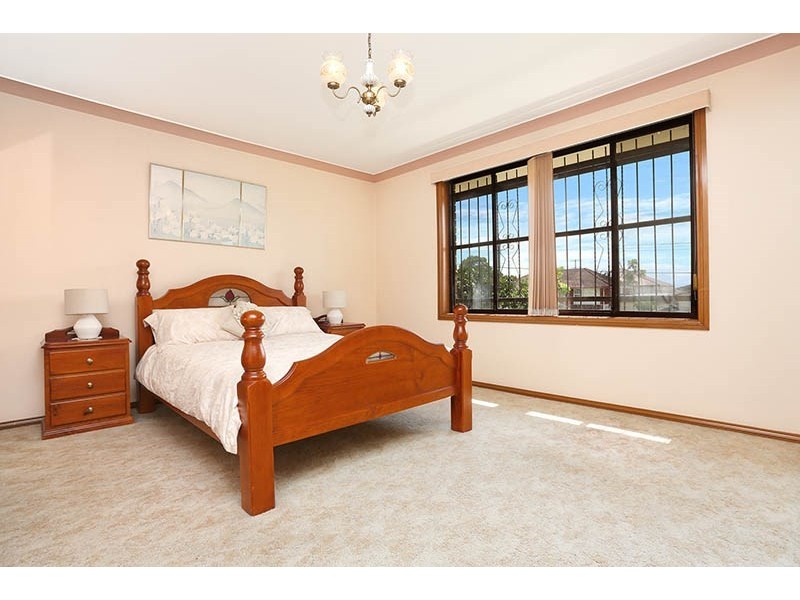 28 Garment Street, Prairiewood NSW 2176