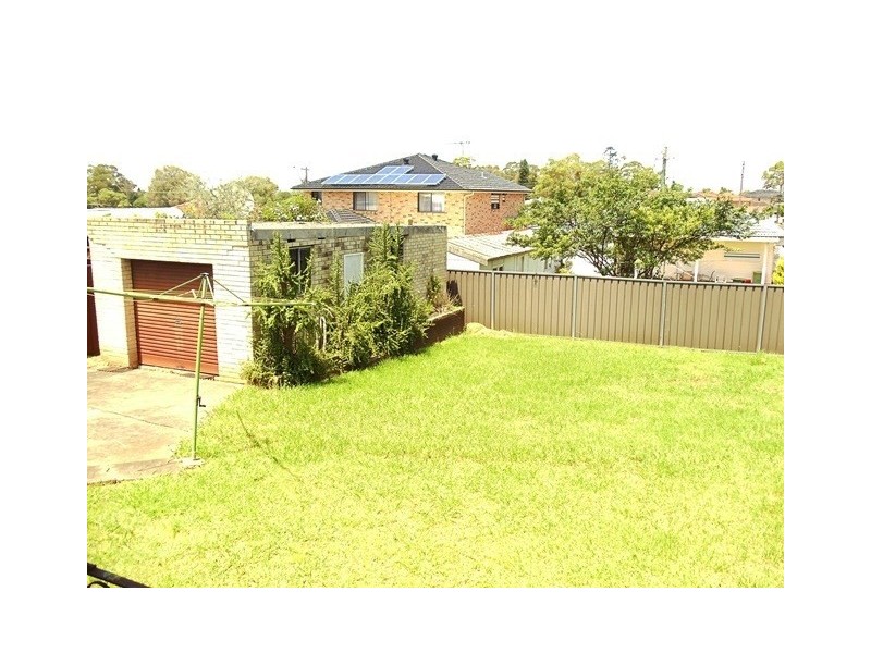 21 Brentwood Street, Fairfield West NSW 2165