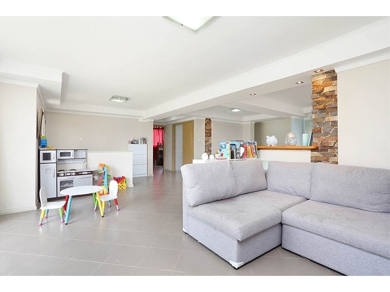 21 Flinders Street, Fairfield West NSW 2165