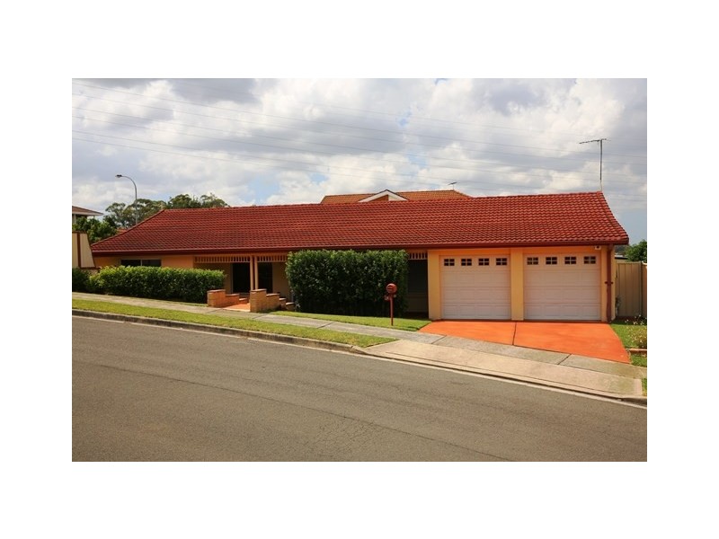 9 Cuthbert Crescent, Edensor Park NSW 2176