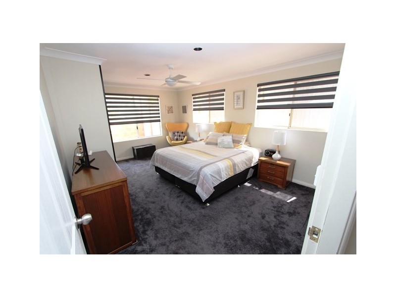 9 Cuthbert Crescent, Edensor Park NSW 2176