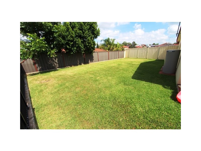 9 Cuthbert Crescent, Edensor Park NSW 2176