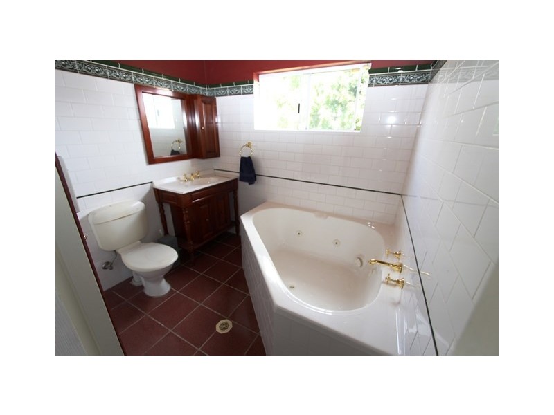 9 Cuthbert Crescent, Edensor Park NSW 2176